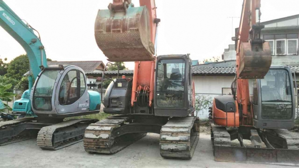 ขาย HITACHI ZX 225 US มาใหม่ เก่าญี่ ปุ่น สภาพสวย เดิมๆๆ  พร้อมใช้  สนใจโทร089-3818694 ดวงนภา