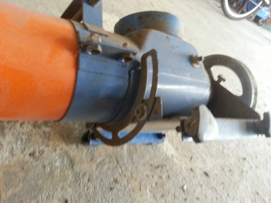 ท่อส่งข้าว ยาว 4 เมตร ข้อต่อพับได้ มีกระเดื่องลิ้นปิด-เปิดปากปล่อยข้าว เก่าญี่ปุ่น