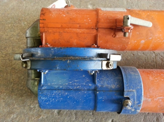 ท่อส่งข้าว ยาว 4 เมตร ข้อต่อพับได้ มีกระเดื่องลิ้นปิด-เปิดปากปล่อยข้าว เก่าญี่ปุ่น