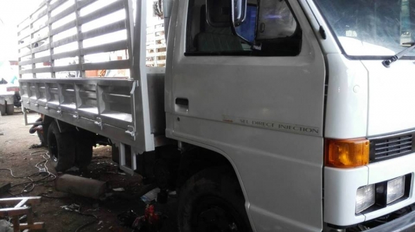 ขายรถ6ล้อ 115แรง เครื่องดีแคชซีสวย สภาพพร้อมใช้งาน เอกสารพร้อมโอน ราคา280,000 สนใจโทร 090-8588220คุณนะ 093-3258446คุณบิว หรือเข้าดูสินค้าอื่นๆได้ที่ www.narong2truck.com หรือ www.truck.in.th/498 หรือเพจFacebook ณรงค์ ซื้อขายรถมือสอง (เว็บไซต์ส่วนตัว) หรือ