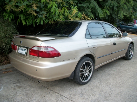 ขายถูก Honda Accord โฉมงูเห่า เครื่อง2.3cc VTI ปี2000 เกียร์ออโต้