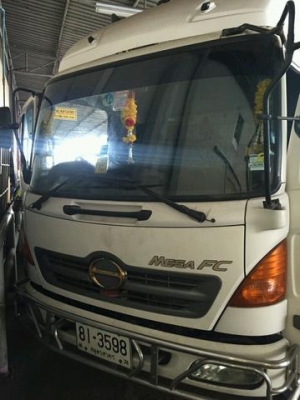 ฮีโน่  144 แรง  ปี48 (( รถห้องเย็น )) ยาว 5.5 เมตร  ราคา   630,000  บาท