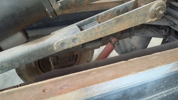 รถอีซูซู 6 ล้อดั้ม NKR 110 แรงม้า.    สนใจติดต่อ  081 - 6079515