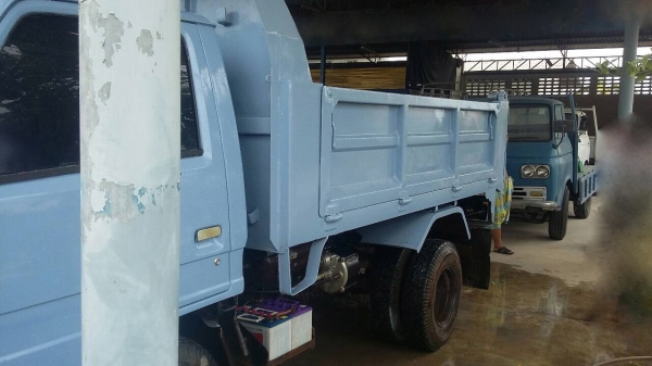 รถอีซูซู 6 ล้อดั้ม NKR 110 แรงม้า.    สนใจติดต่อ  081 - 6079515