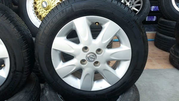 ขายล้อNISSAN March 15 ยาง175/65/14 ปี 3514  4 ล้อ