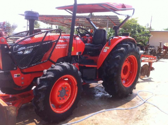 ** ราคา 590,000 ** KUBOTA M7040 สภาพ 95\%รถเดิมทั้งคัน เครื่อง เกียร์ รถใช้งานไม่กี่ร้อยชม. ยางใหม่ๆ ผานไม่เคยลงดิน .. โทร 062 387-4789 ** ราคา 590,000 ** KUBOTA M7040 สภาพ 95\%รถเดิมทั้งคัน เครื่อง เกียร์ รถใช้งานไม่กี่ร้อยชม. ยางใหม่ๆ ผานไม่เคยลงดิน .. โทร 062 387-4789