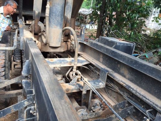 10 ล้อดั้ม  270 แรง ยูโร 3 ปี 2555 รถสวยมาก ไมล์ 9.4 หมื่นโล