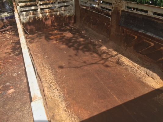 10 ล้อดั้ม  270 แรง ยูโร 3 ปี 2555 รถสวยมาก ไมล์ 9.4 หมื่นโล