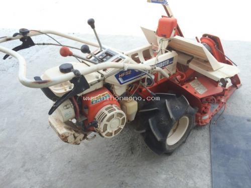 รถเกี่ยวข้าวเดินตาม   KUBOTA   HF52  รหัสสินค้า : 80903779  www.nihonmono.com