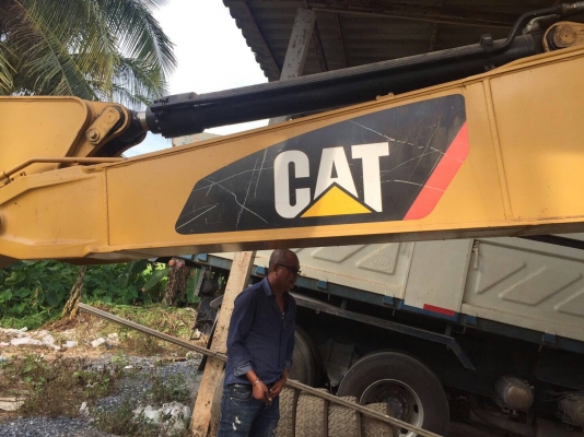 รถขุด CAT320D JAPAN รถ 8800 ชม. เล่มทะเบียน