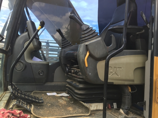 รถขุด CAT320D JAPAN รถ 8800 ชม. เล่มทะเบียน