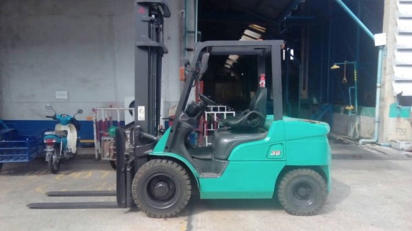 โฟล์คลิฟ มิตซูบิชิ แกรนเดีย 3ตัน เสา 4.5 เมตร