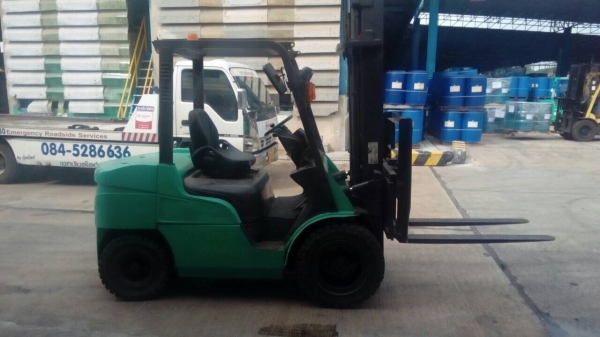 โฟล์คลิฟ มิตซูบิชิ แกรนเดีย 3ตัน เสา 4.5 เมตร โฟล์คลิฟ มิตซูบิชิ แกรนเดีย 3ตัน เสา 4.5 เมตร