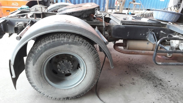 หัวลาก6ล้อนิสสัน