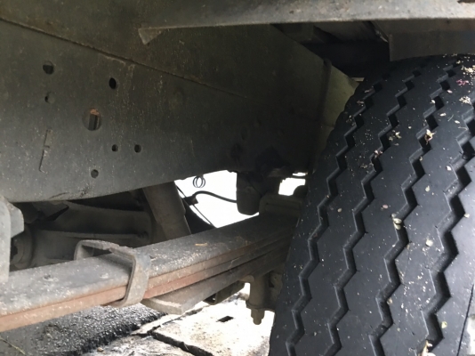 รถอีซูซู 6 ล้อ รั้ว ( ไม่ดั้ม ) NKR 100 แรงม้า. ปี 47.     สนใจติดต่อ  081 - 6079515