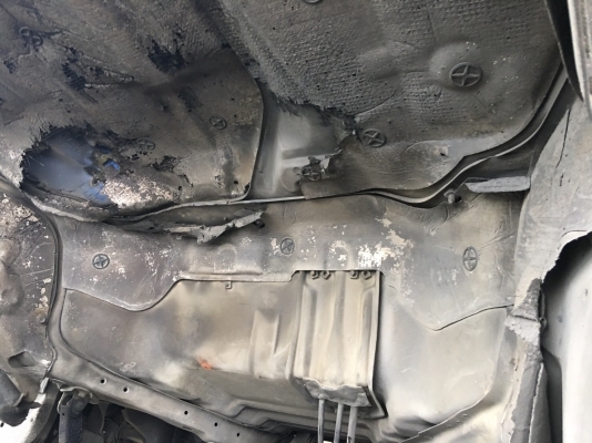 รถอีซูซู 6 ล้อ รั้ว ( ไม่ดั้ม ) NKR 100 แรงม้า. ปี 47.     สนใจติดต่อ  081 - 6079515