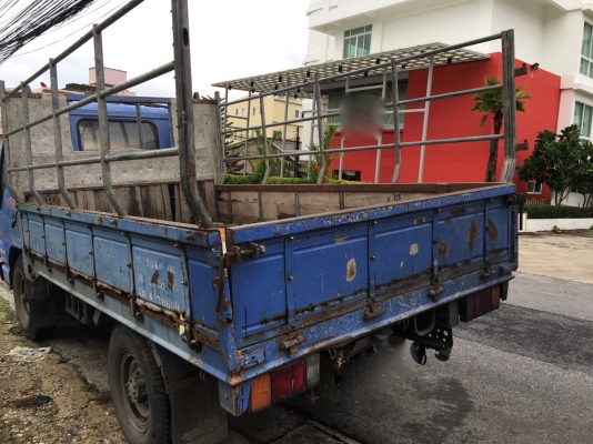 รถอีซูซู 6 ล้อ รั้ว ( ไม่ดั้ม ) NKR 100 แรงม้า. ปี 47.     สนใจติดต่อ  081 - 6079515