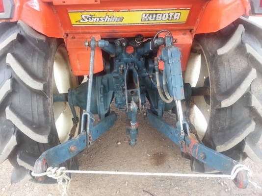 คูโบต้า L1-225 4 WD พร้อมปุ้งกี๋ตัก สภาพดีมาก