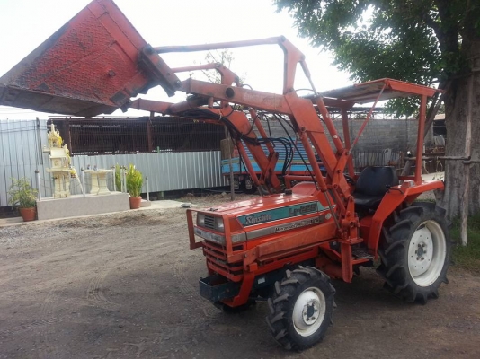 คูโบต้า L1-225 4 WD พร้อมปุ้งกี๋ตัก สภาพดีมาก