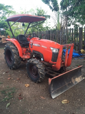 KUBOTA36แรง. อุปกร์ดันหน้า-ผานหลัง ทำงาน 1900ชม