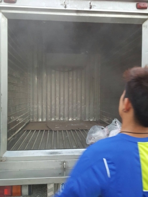 ดีแม็ก ปี2005 ตู้เย็น-5 ตู้เบิ้มสเตนเลสทั้งลูก เครื่องช่วงล่างแน่น ดีแม็ก ปี2005 ตู้เย็น-5 ตู้เบิ้มสเตนเลสทั้งลูก เครื่องช่วงล่างแน่น