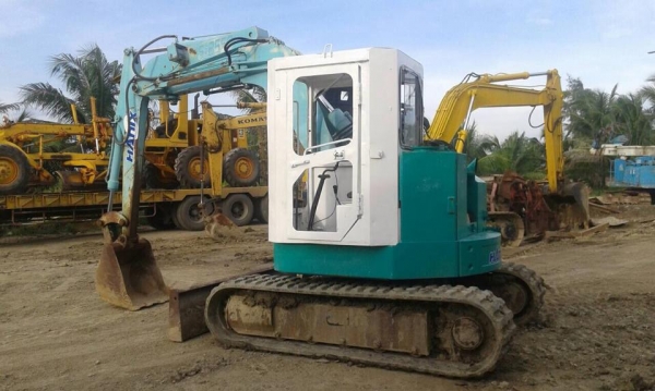 FROM JAPANรถขุดMINI EXCAVATOR HANIX S&amp;B550 (เทียบเท่าPC50uu-1)มีเก๋ง/ เครื่องยนต์MITSUBISHI-K4M ราคาเพียง 265,000 บาท สนใจรีบติดต่อ 0819337688