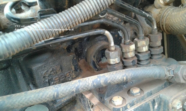 FROM JAPANรถขุดMINI EXCAVATOR HANIX S&amp;B550 (เทียบเท่าPC50uu-1)มีเก๋ง/ เครื่องยนต์MITSUBISHI-K4M ราคาเพียง 265,000 บาท สนใจรีบติดต่อ 0819337688