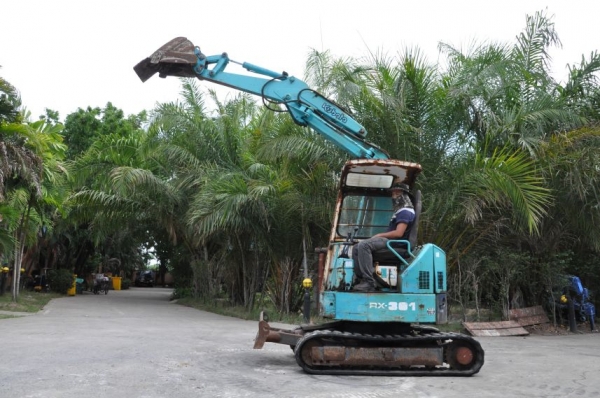 ขายแบคโฮ KUBOTA RX301 คออ่อน แทรคยาง ครบๆ สวยเดิมจากญี่ปุ่น ทำงานสมบูรณ์ทุกระบบ รับรองไม่ผิดหวัง 195,000 เท่านั้น!!