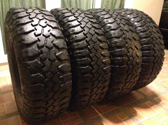ยาง Mud Maxxis 285 75 16 สิ้นปี11 ดอกเยอะ ไม่มีปะ ใช้กันยาว ราคาไม่แพง