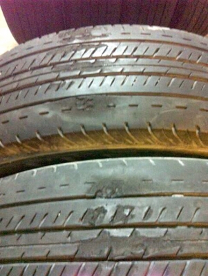ยางบริสโตน 205/70/15ปี13 คู่ 1000บาท ตำหนิมีรอยเบรค