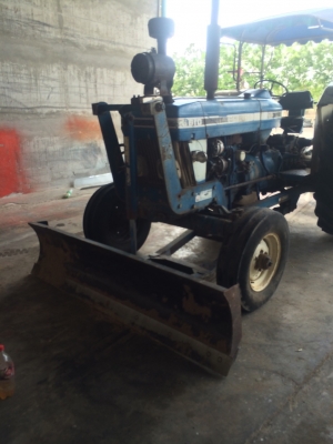 ขายFORD 6610 เสื้อลาย  เก่านอก ทะเบียนพร้อม สภาพสวยใ้งานได้เลย