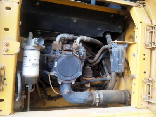 ขายรถแบคโฮ KOMATSU PC200-7 กับ KOMATSU PC160-8 ราคาคันละ 1500000