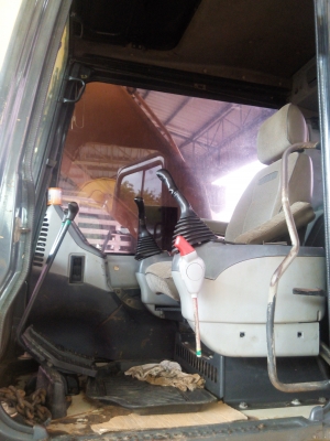 ขายรถแบคโฮ KOMATSU PC200-7 กับ KOMATSU PC160-8 ราคาคันละ 1500000