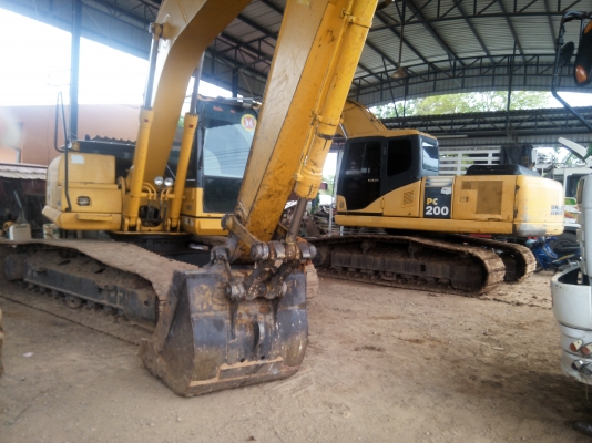ขายรถแบคโฮ KOMATSU PC200-7 กับ KOMATSU PC160-8 ราคาคันละ 1500000