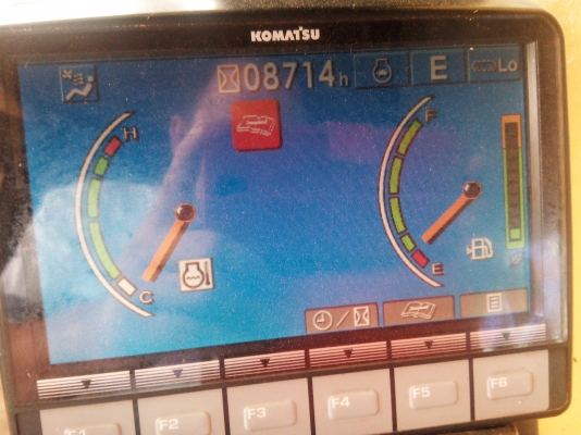 ขายรถแบคโฮ KOMATSU PC200-7 กับ KOMATSU PC160-8 ราคาคันละ 1500000