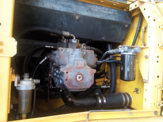 ขายรถแบคโฮ KOMATSU PC200-7 กับ KOMATSU PC160-8 ราคาคันละ 1500000