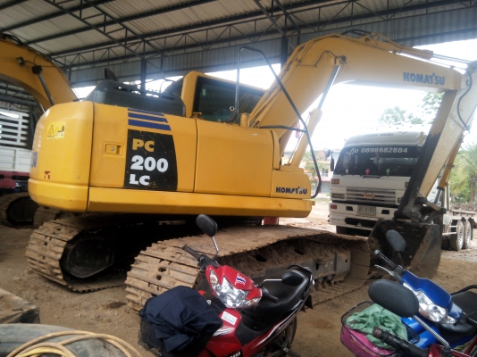 ขายรถแบคโฮ KOMATSU PC200-7 กับ KOMATSU PC160-8 ราคาคันละ 1500000