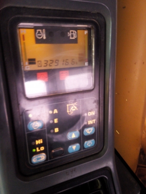 ขายรถแบคโฮ KOMATSU PC200-7 กับ KOMATSU PC160-8 ราคาคันละ 1500000