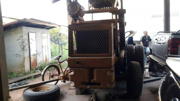ขายรถตักKOMATSU SD25-4 สภาพสวย รถพร้อมใช้งาน เครื่องปั้มดีครับ ทำงานปกติ