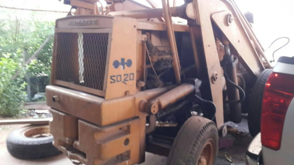 ขายรถตักKOMATSU SD25-4 สภาพสวย รถพร้อมใช้งาน เครื่องปั้มดีครับ ทำงานปกติ