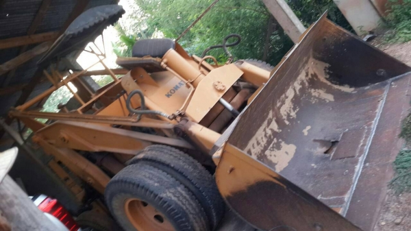 ขายรถตักKOMATSU SD25-4 สภาพสวย รถพร้อมใช้งาน เครื่องปั้มดีครับ ทำงานปกติ