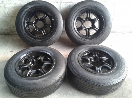 ขอบ15นิ้ว6รู สวยๆ พร้อมยาง สวยๆ 4 ล้อ ราคา 6500 บาท