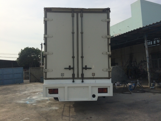 ขายตู้10บาน ยาว7.20เมตร ไม่มีเสากลาง สภาพสวยพร้อมใช้งาน