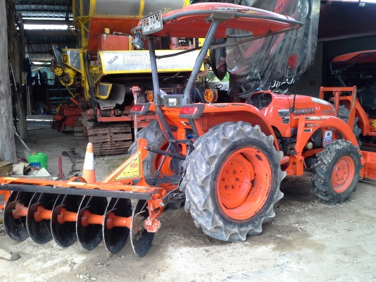 ลดราคาสุด ๆ ไปเลยครับ  245,000  คูโบต้า L3608 รถเก็บงานใหม่ พร้อมใช้ อุปกรณ์ ใบมีดดันหน้า ฝานพรวน 6 &times; 22 ใหม่ รถใช้งานปกติครับ