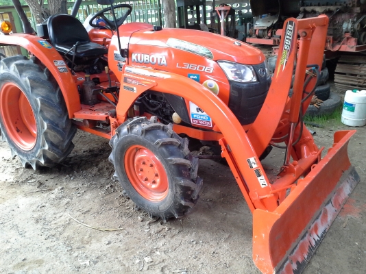 ลดราคาสุด ๆ ไปเลยครับ  245,000  คูโบต้า L3608 รถเก็บงานใหม่ พร้อมใช้ อุปกรณ์ ใบมีดดันหน้า ฝานพรวน 6 &times; 22 ใหม่ รถใช้งานปกติครับ