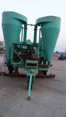 ขายเครื่องดูดฝุ่น สภาพดี พร้อมใช้ ซื้อมามือแรกใช้งานน้อย ราคาคุยกันครับ อยากขาย