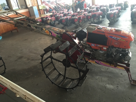 ขายรถไถนาเดินตาม เครื่องคูโบต้าRT140di ติดไดสตาร์ พร้อมโครงรถกระทิงแดงรุ่น ซุปเปอร์Ks72 3เกียร์. ขายราคา 52000บาท สนใจโทร0875266011