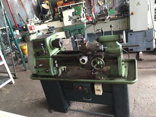 ขายเครื่องกลึง4.5ฟุต2เพลาครับมีเบรคพร้อมใช้ปั๊มน้ำ4จับครบเลย