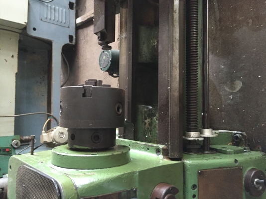 ขายเครื่องกลึง4.5ฟุต2เพลาครับมีเบรคพร้อมใช้ปั๊มน้ำ4จับครบเลย