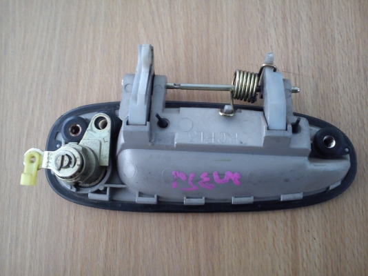 มือเปิดประตูหน้า ข้างซ้าย TOYOTA AE100 AE101 หรือ สามห่วง มาริโน่